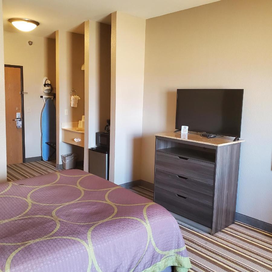 Hotel Super 8 By Wyndham Ks Iola