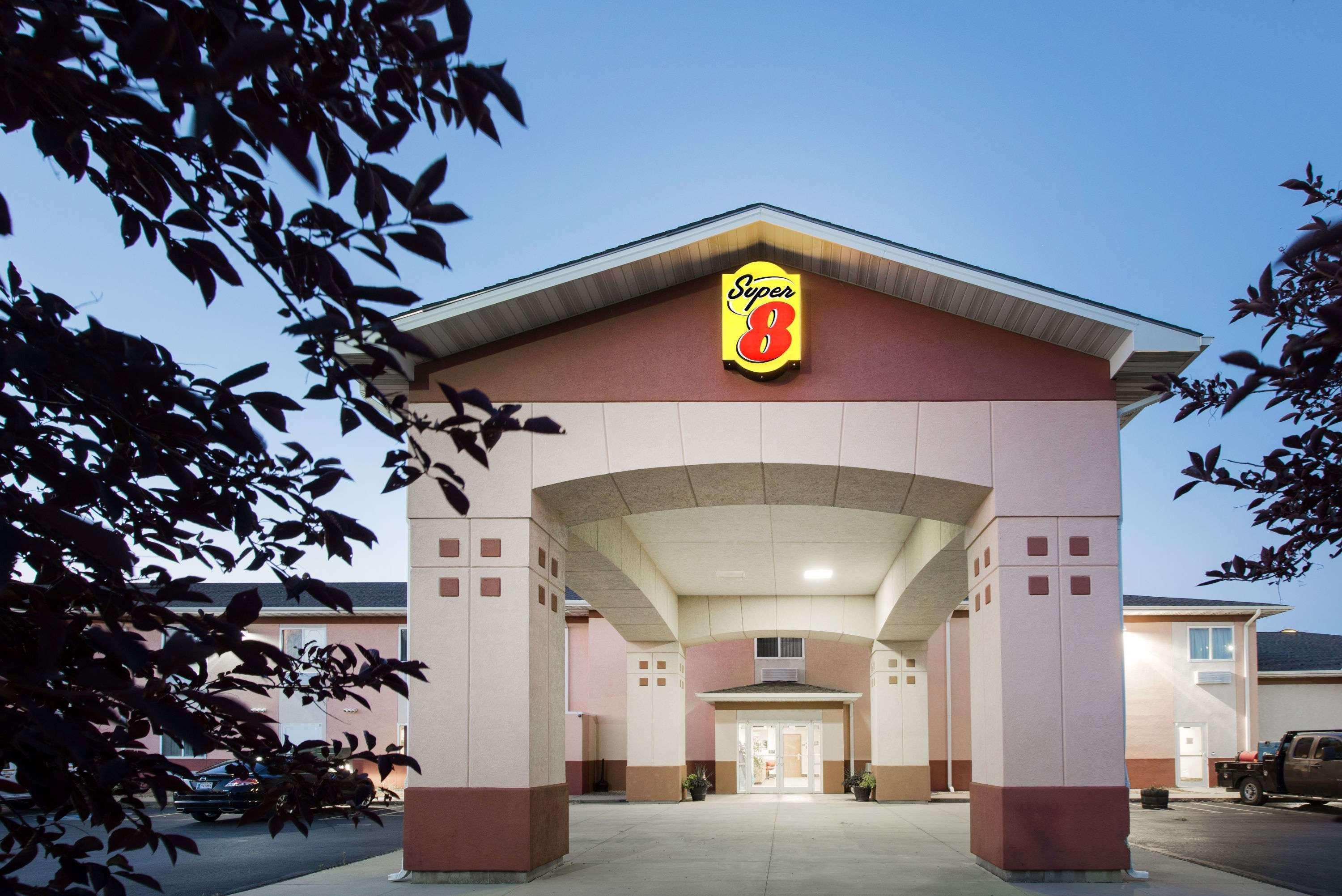Super 8 By Wyndham Ks