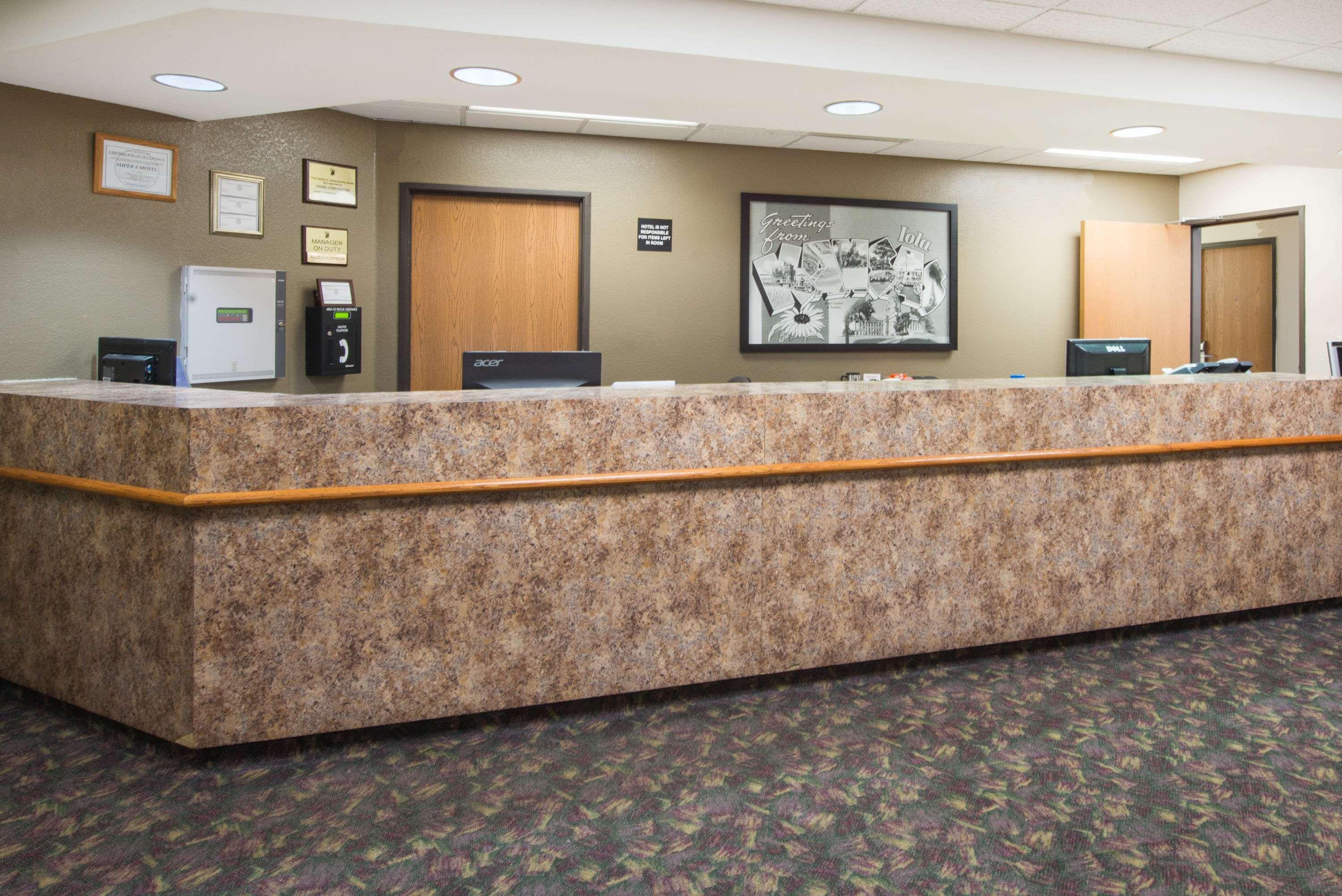 Super 8 By Wyndham Ks Hotel 2*