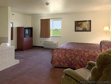 Super 8 By Wyndham Ks 2*