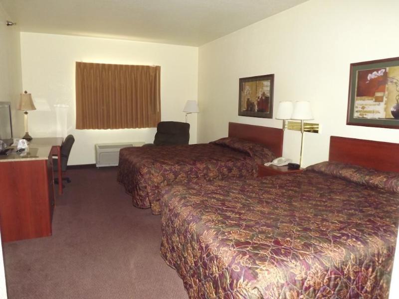Hotel Super 8 By Wyndham Ks 2*