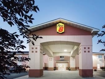Hotel Super 8 By Wyndham Ks Iola