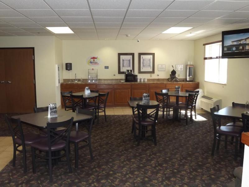 Hotel Super 8 By Wyndham Ks 2*